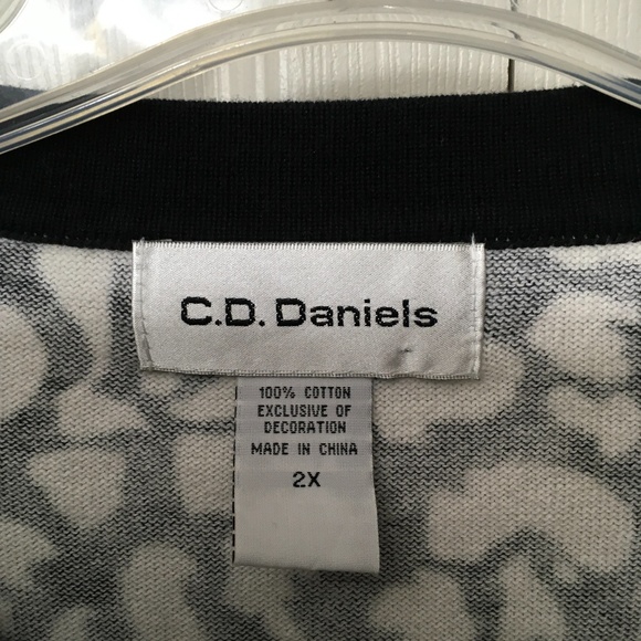 C.D. Daniels Blouse Sweater - Picture 3 of 7